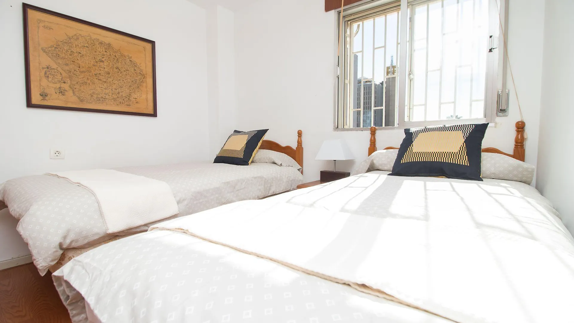 kontakty Stunning 3 Bedrooms Apartment